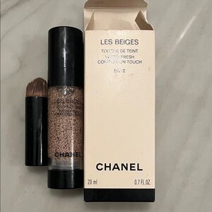 CHANEL Les Beiges Foundation Touch - Beige & Black Accents